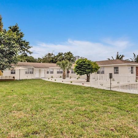 2 Bedroom Holiday Retreat West Palm Beach Art エクステリア 写真