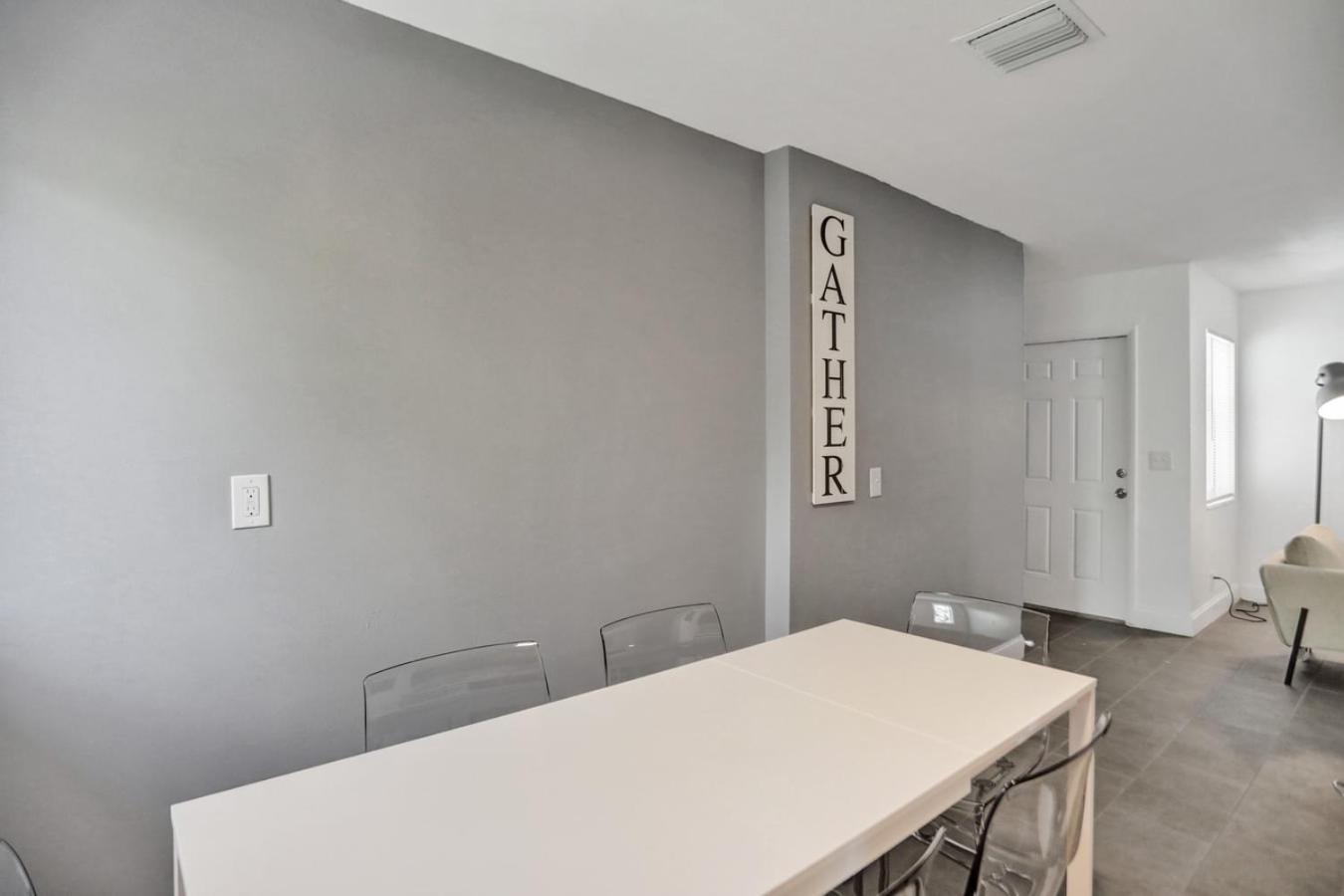 2 Bedroom Holiday Retreat West Palm Beach Art エクステリア 写真