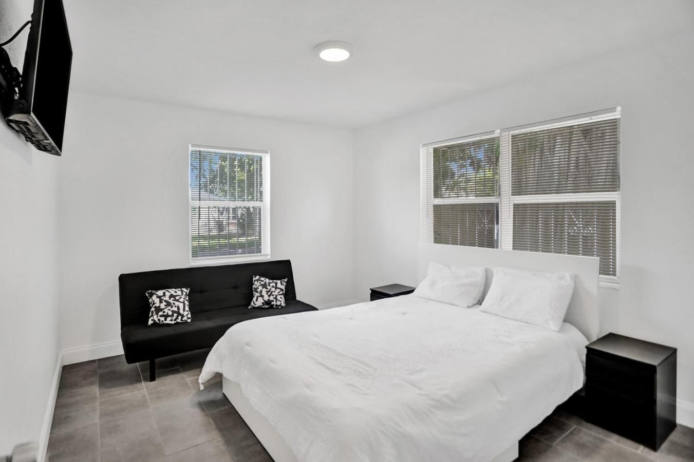 2 Bedroom Holiday Retreat West Palm Beach Art エクステリア 写真