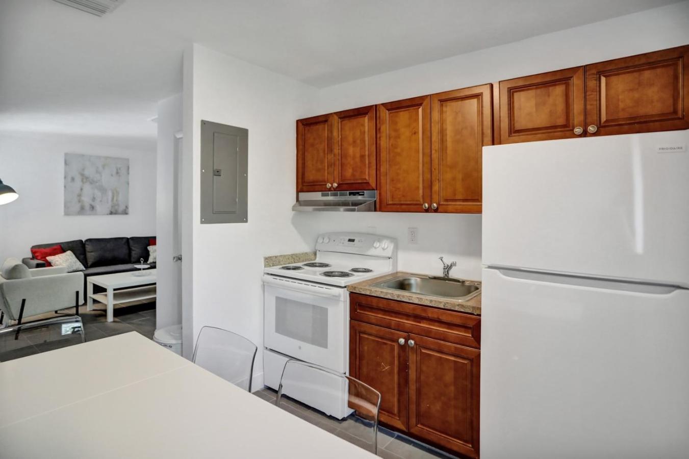 2 Bedroom Holiday Retreat West Palm Beach Art エクステリア 写真