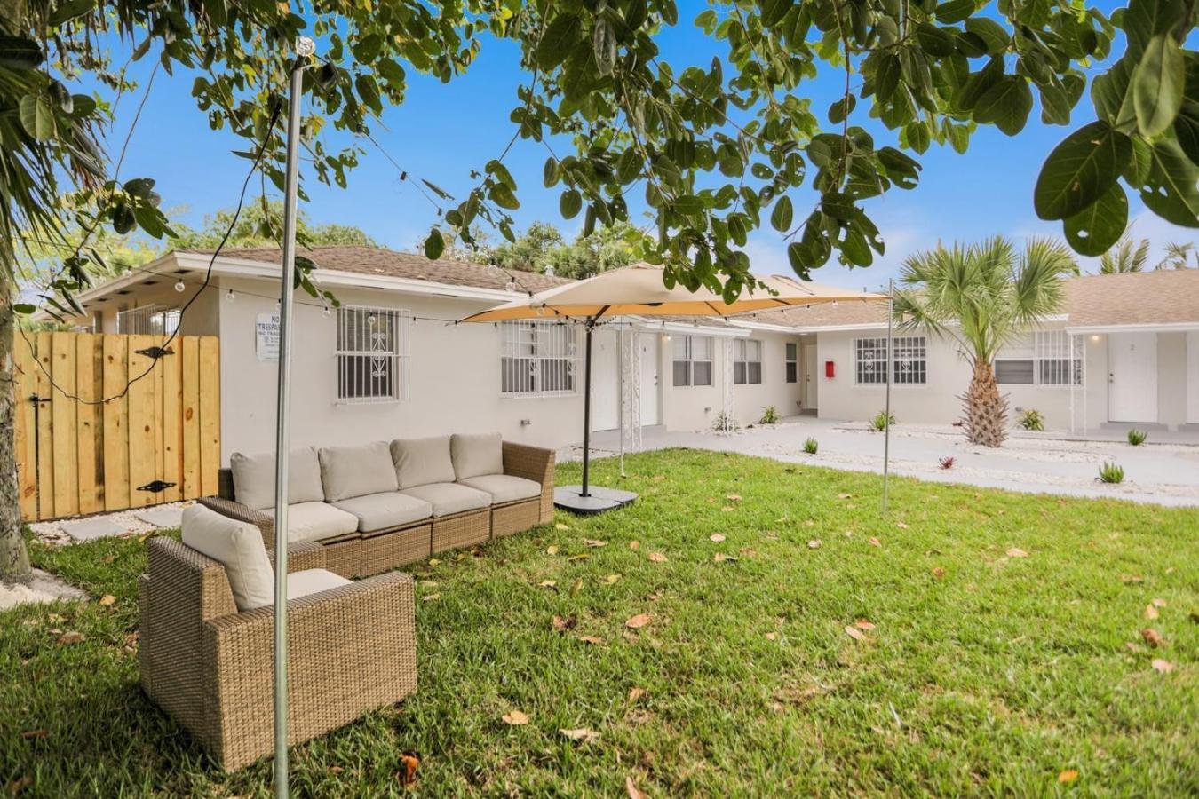 2 Bedroom Holiday Retreat West Palm Beach Art エクステリア 写真